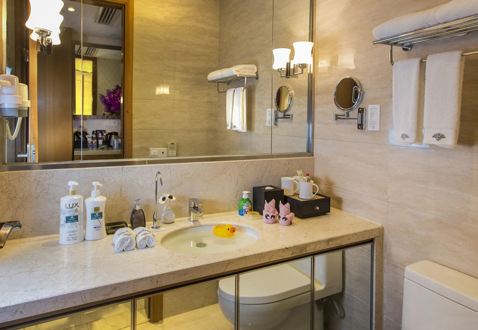 Huachen International Hotel