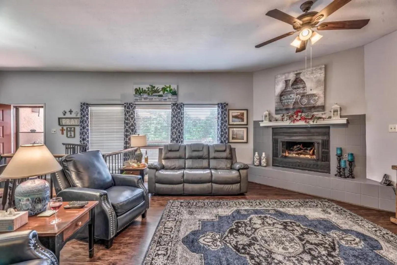 Cozy Up Haus, 3BRs, Game Room, Deck, Wi-Fi, Sleeps 8