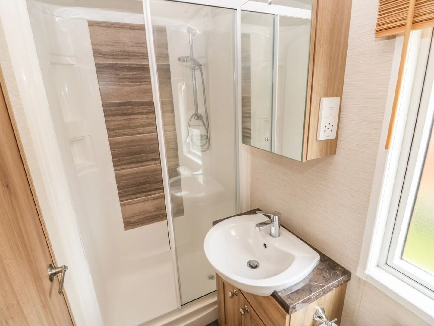 32 Lake View, Norwich