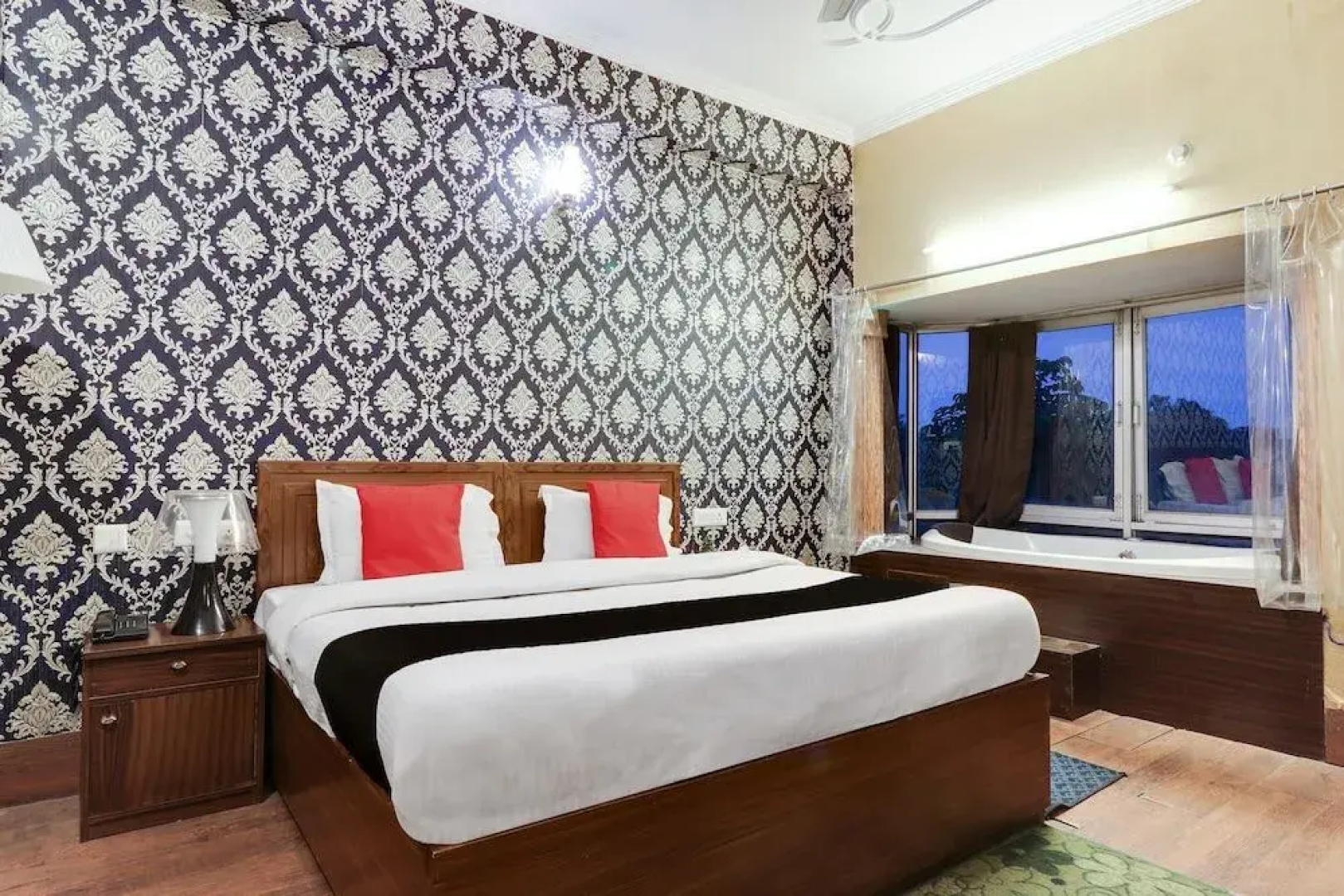 Capital O 43516 Dream World Resort