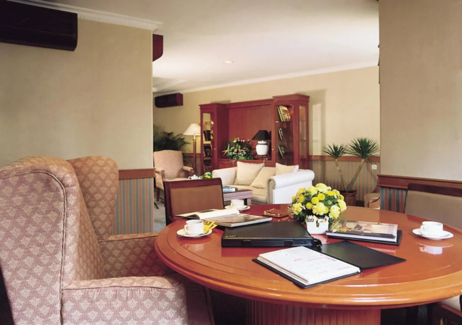 Travellers Suites Serviced Apartments