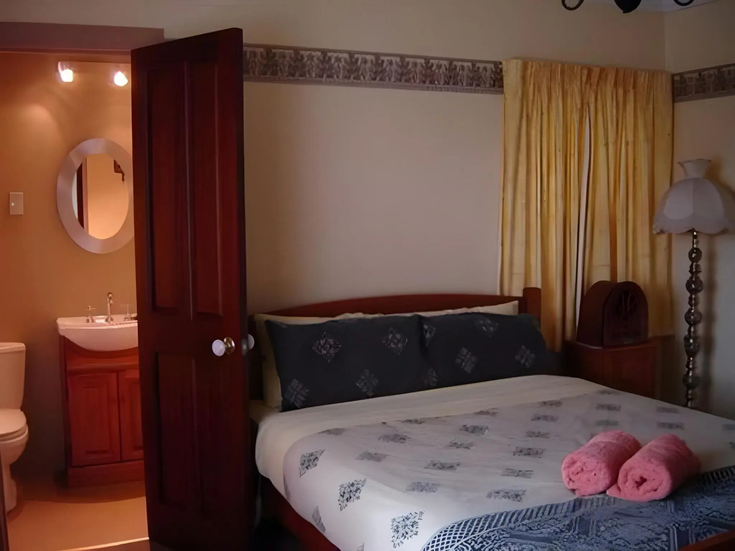 Designer Cottage B&B