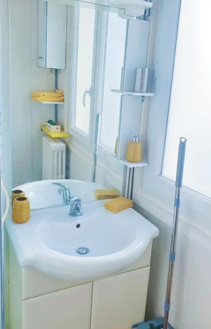Chambre privée avec clé, WIFI dans appartement (SDB, WC, Cuisine, partagés)