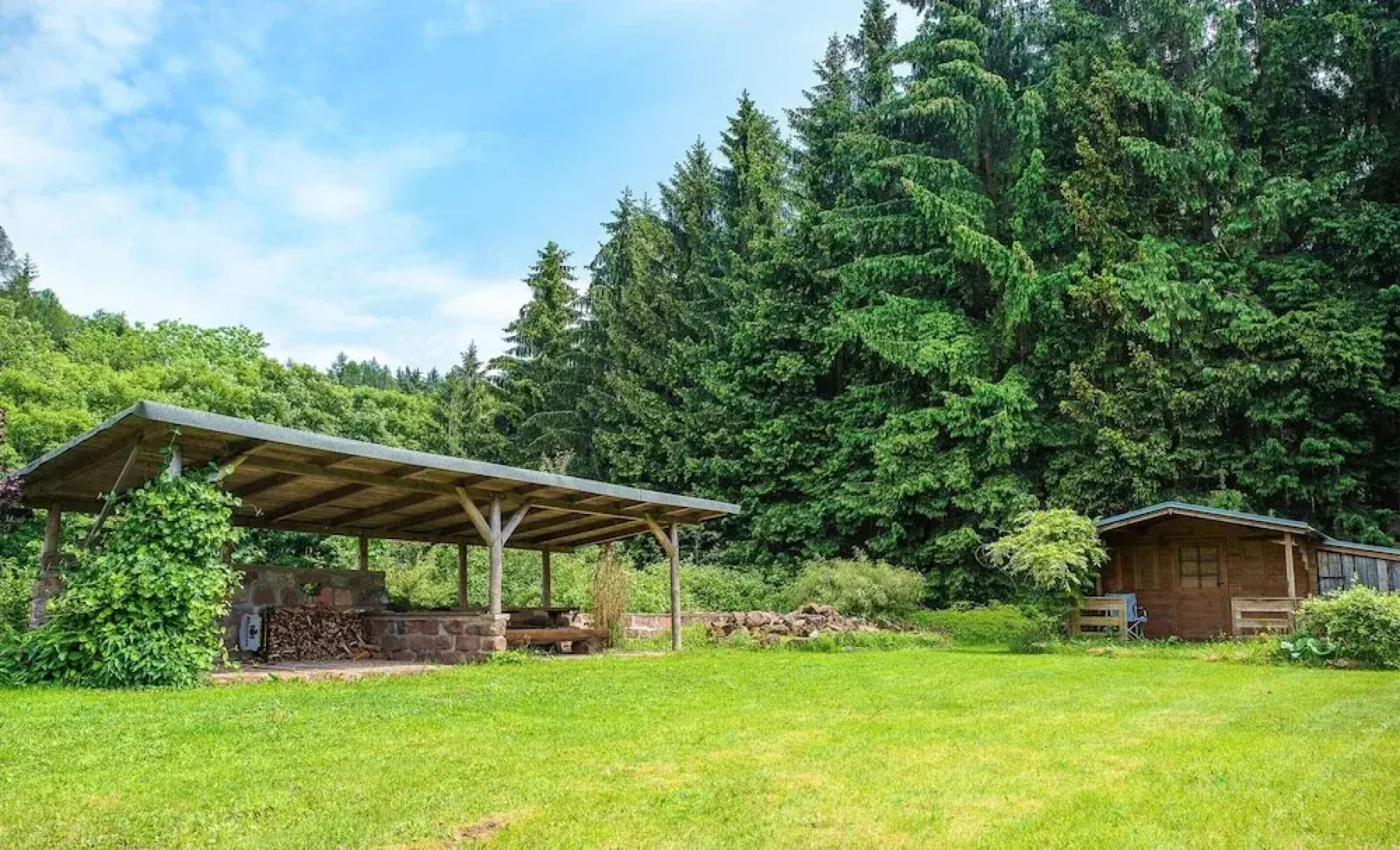 Villa in Lomnice nad Popelkou