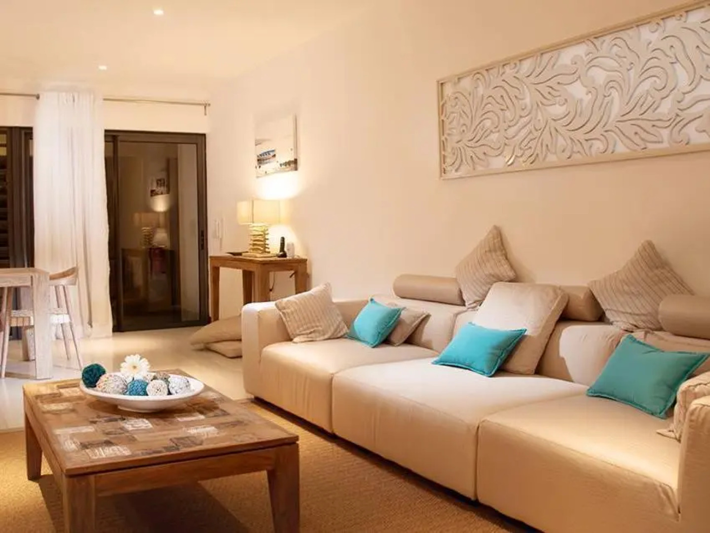 Leora Beach Luxury Suite by Dream Escapes