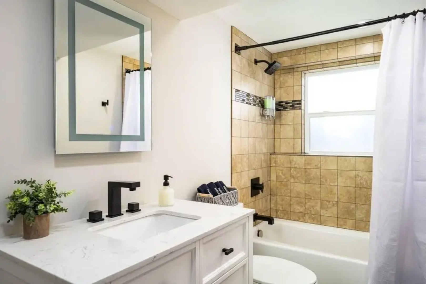 Mountain view Home Spacious Hot Tub Accessible