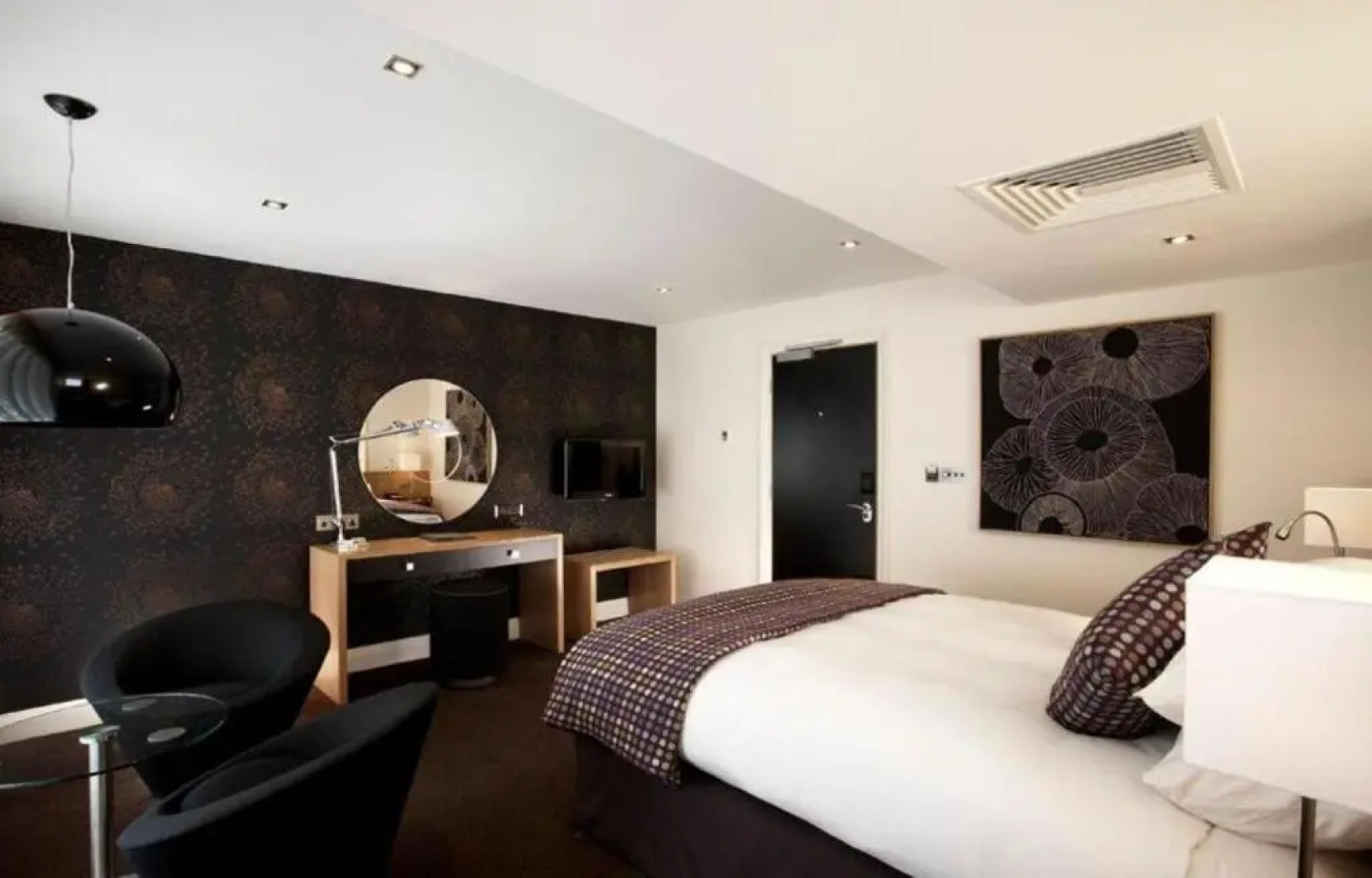 Ye Olde Bulls Head Inn & Townhouse