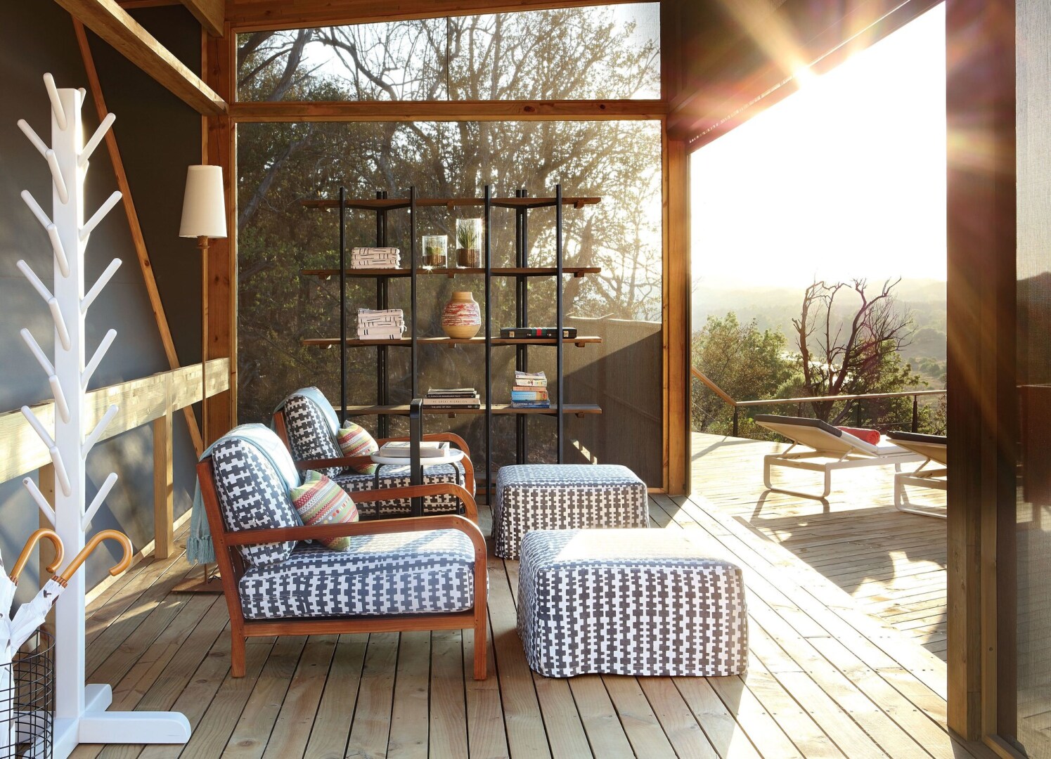 The Outpost & Pel's Post