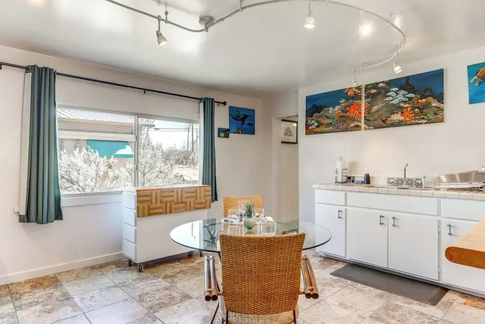 Artsy Studio w/ Patio: 25 Mi to Santa Fe