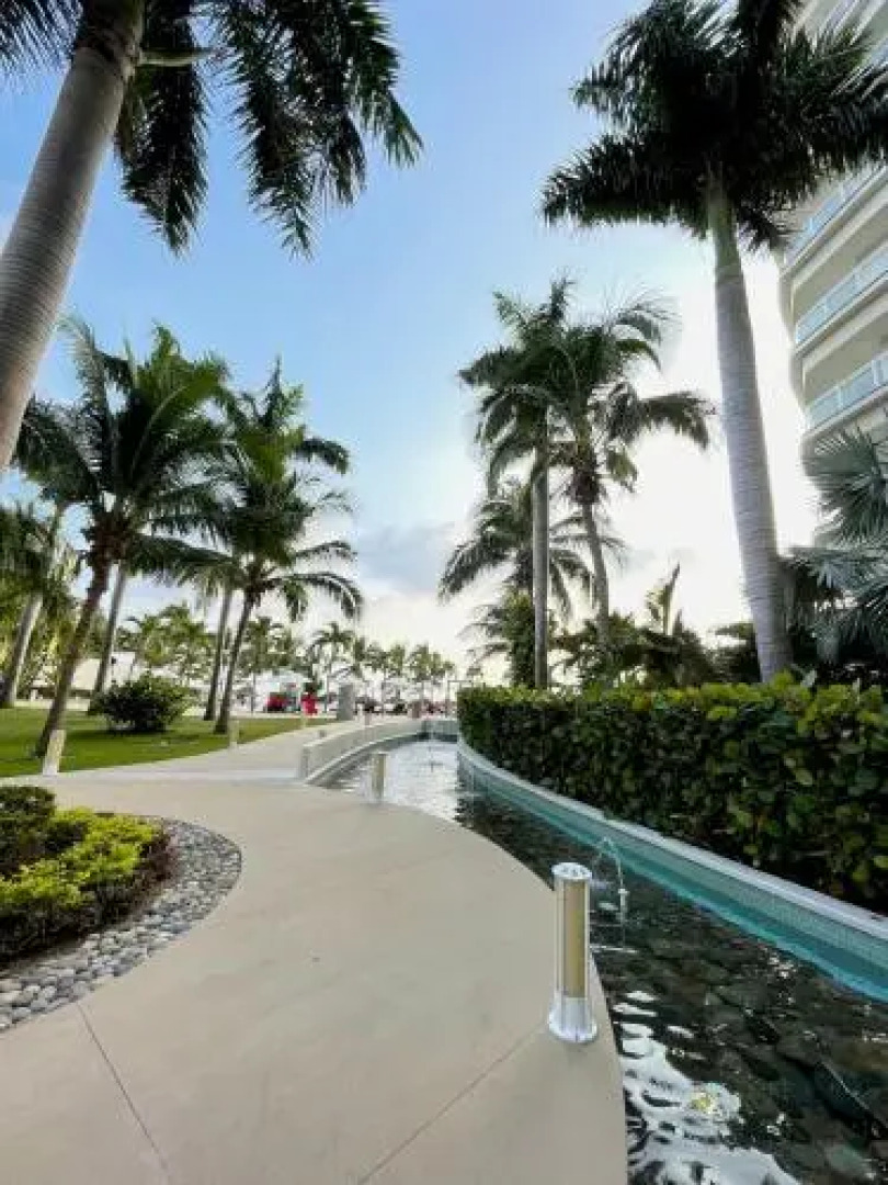 Bay View Grand Marina Condo 1004s
