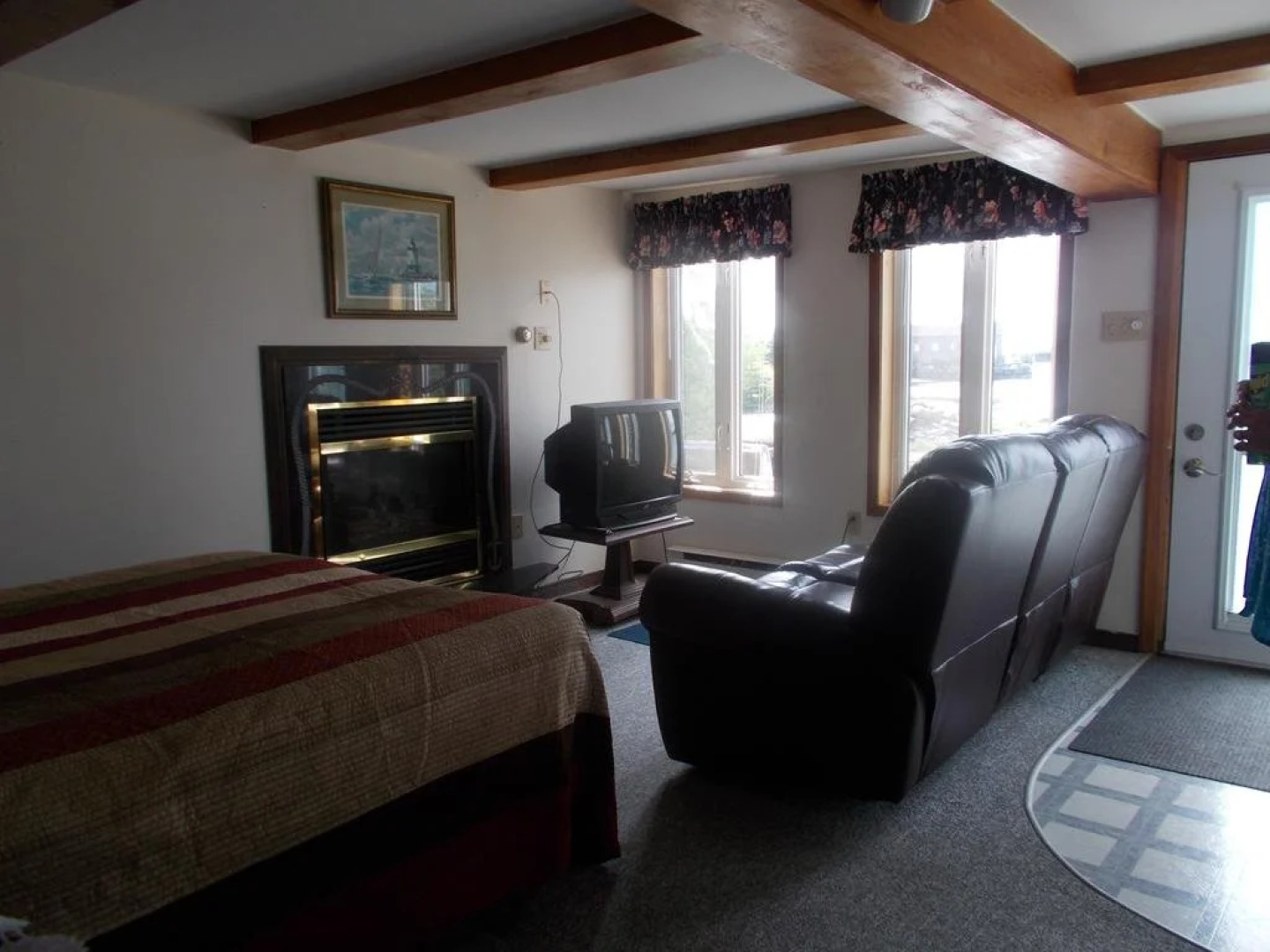 Lily Front Motel & Cottages