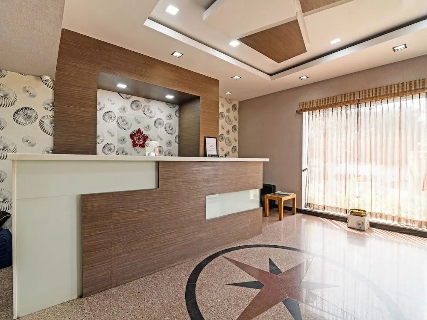Oyo 11563 Shiva Grand Inn