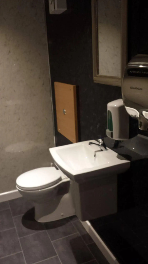 The Royal Clarence Hotel