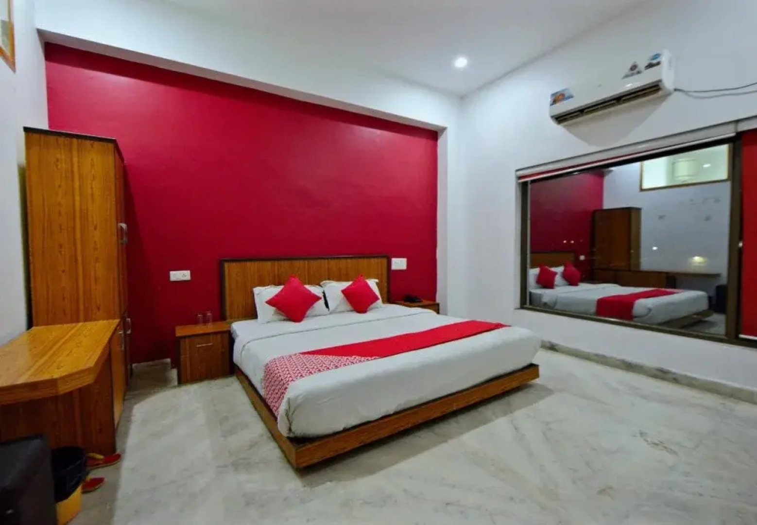 Hotel Rockstar by OYO Rooms
