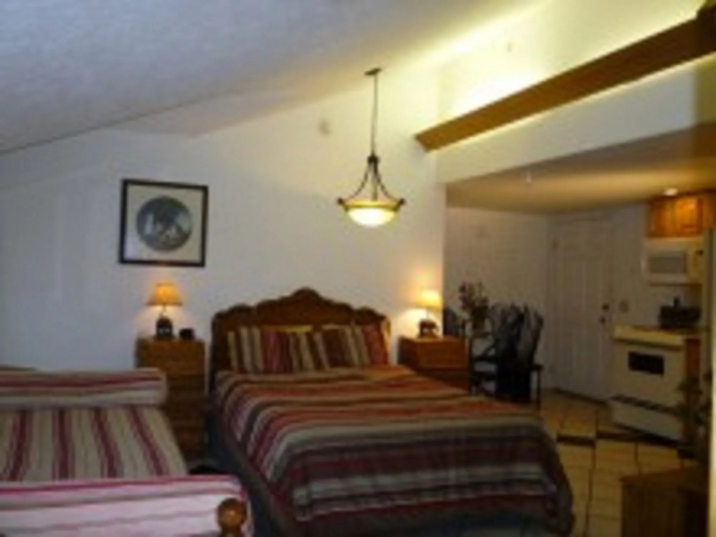 7 Gables Inn & Suites