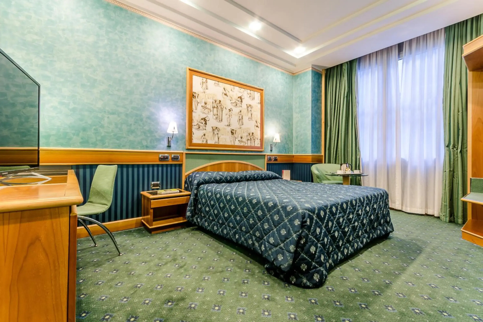 Hotel 81 Palace
