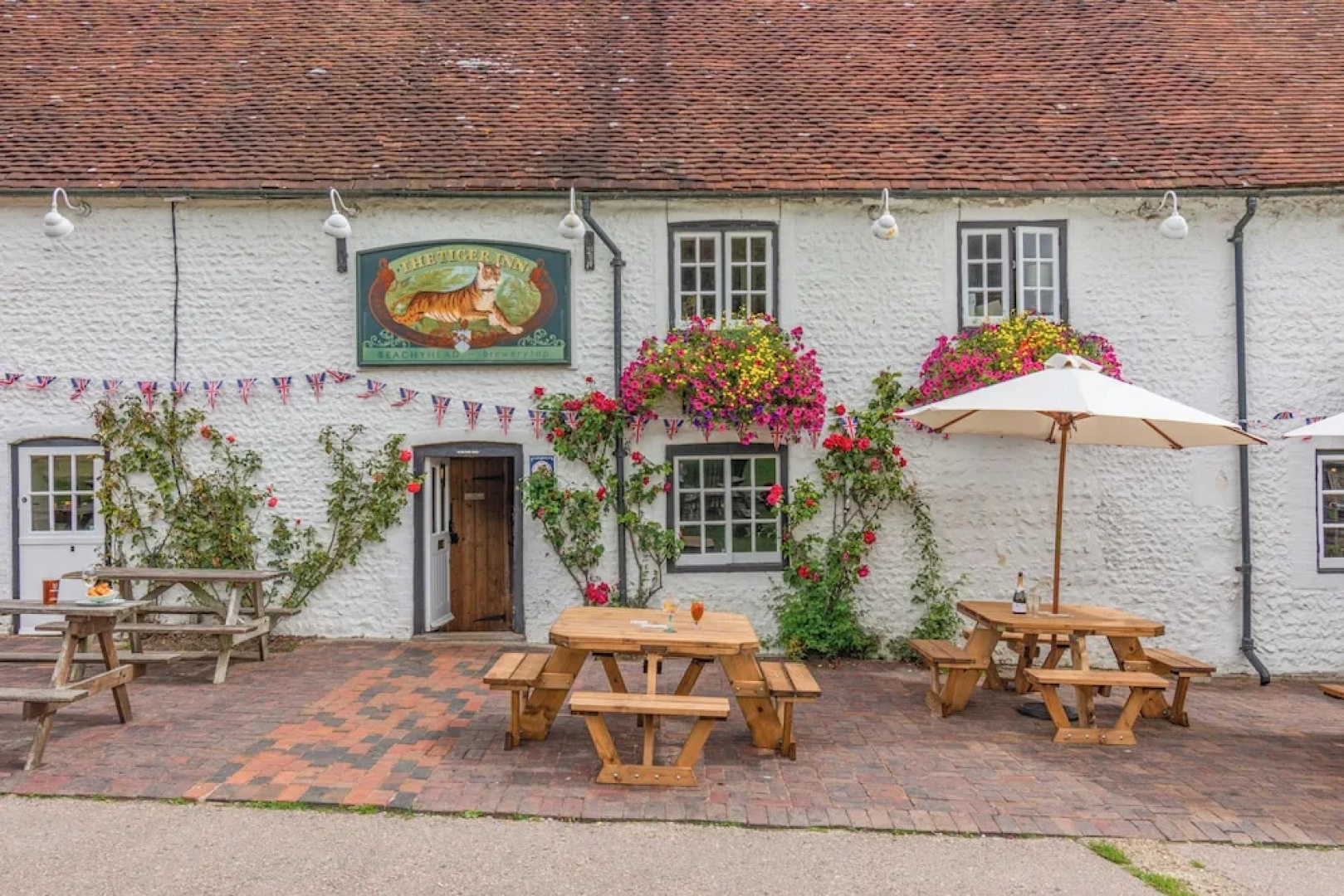 Elizabeth -Tiger Inn