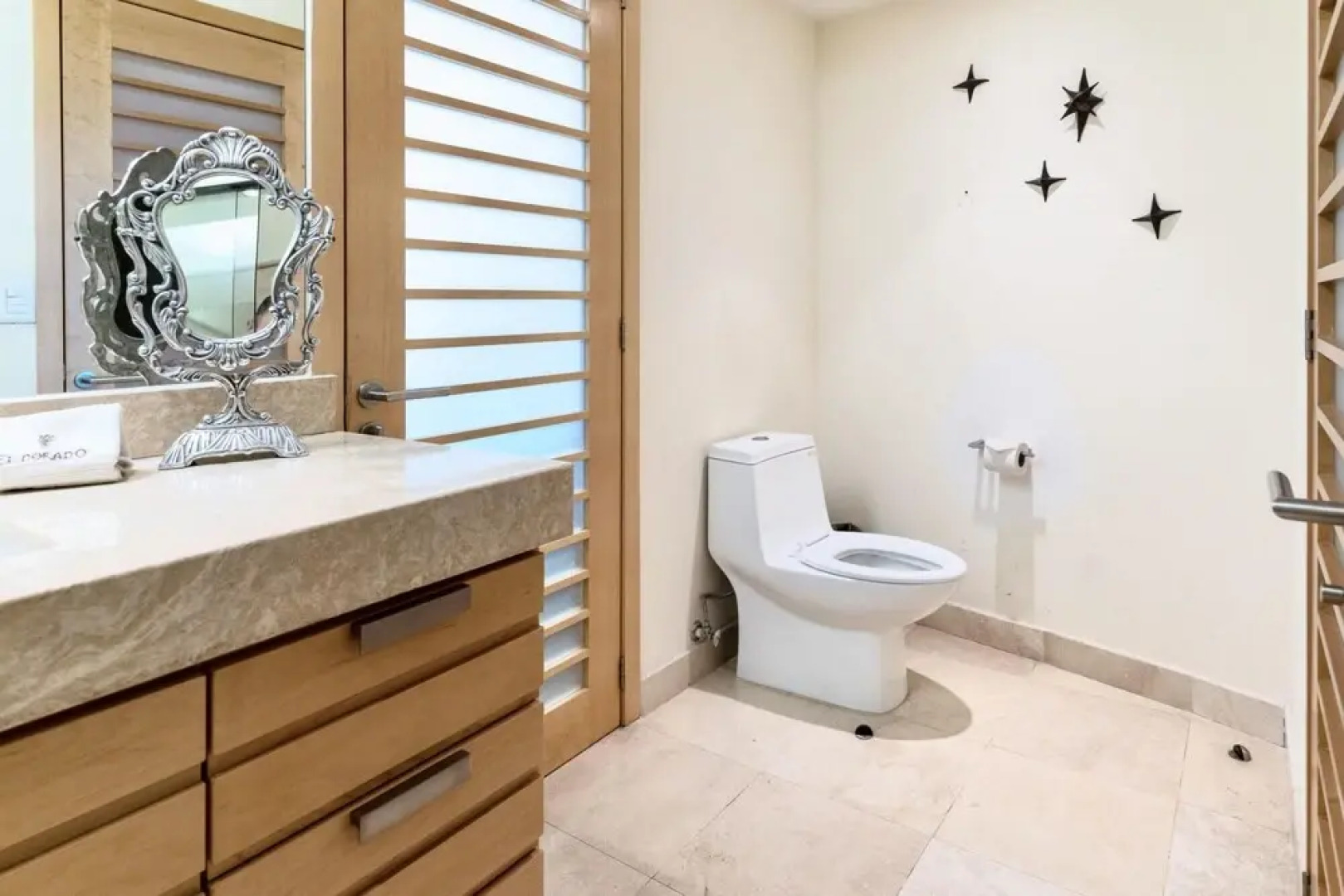 Luxury Private Resort 2-br 2-wr Condo w Breath Taking Lake Views