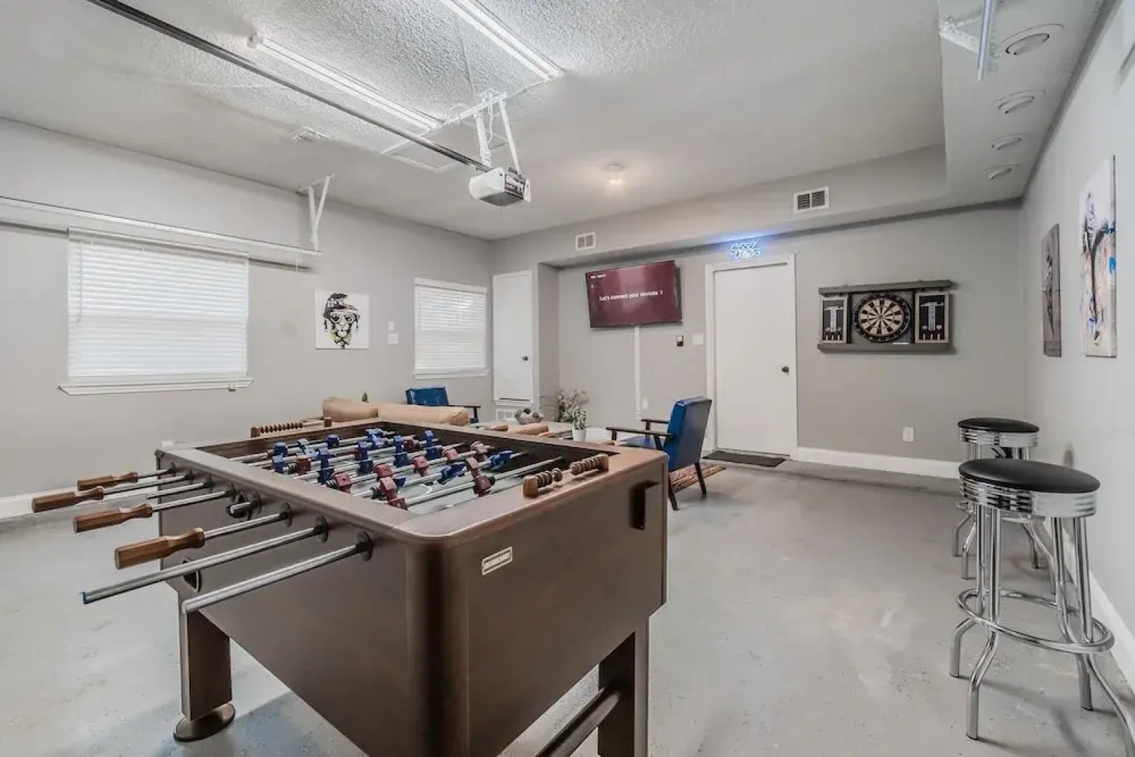 5 Bedroom Spacious Getaway, 2 Game Rooms, Hot Tub by Redawning