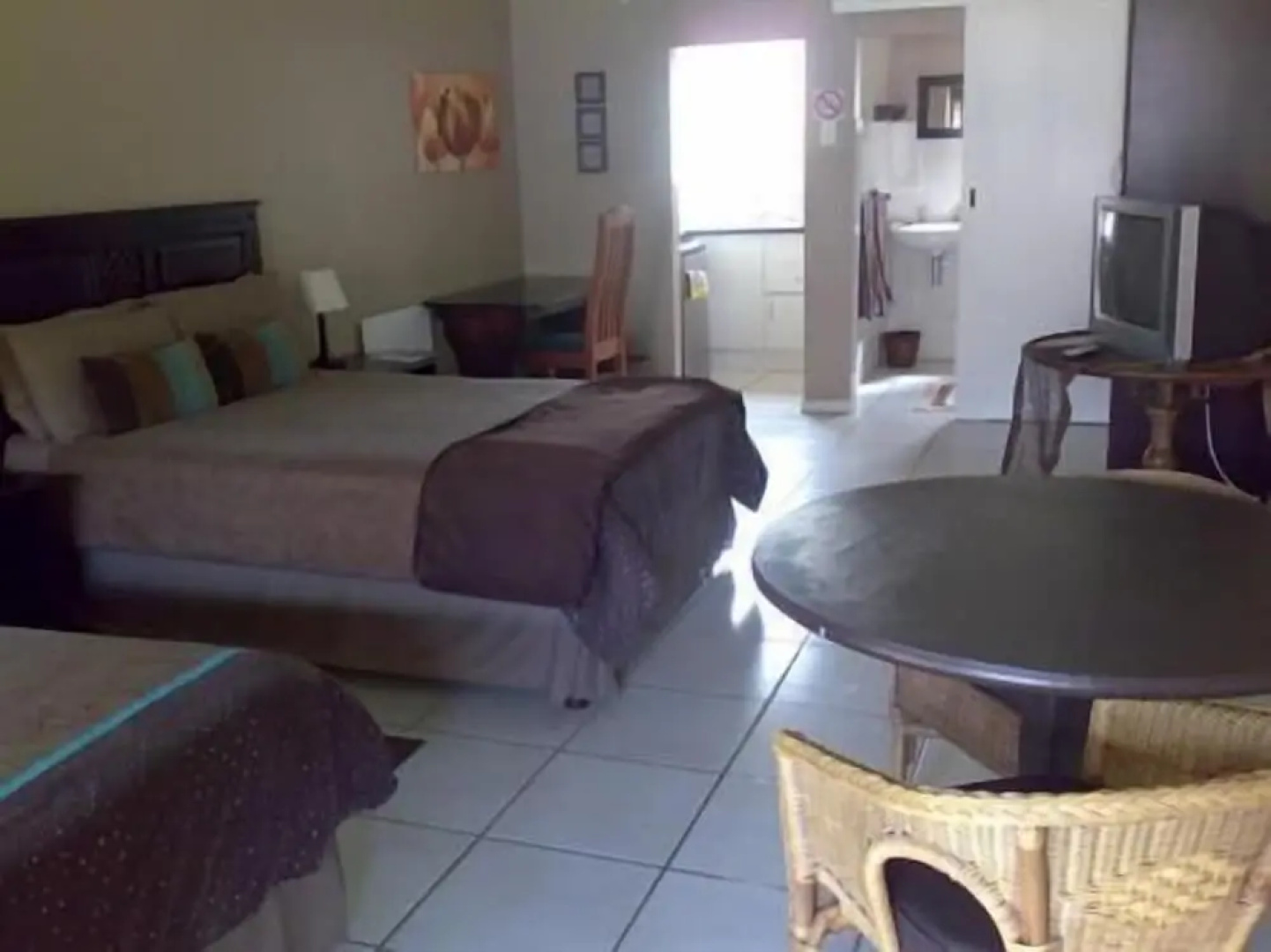At Eezzze Riversway Self Catering