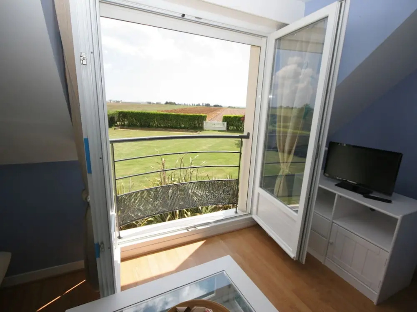 Villa With Indoor Heated Pool and Jacuzzi, Only 1.5 km of Beach and sea