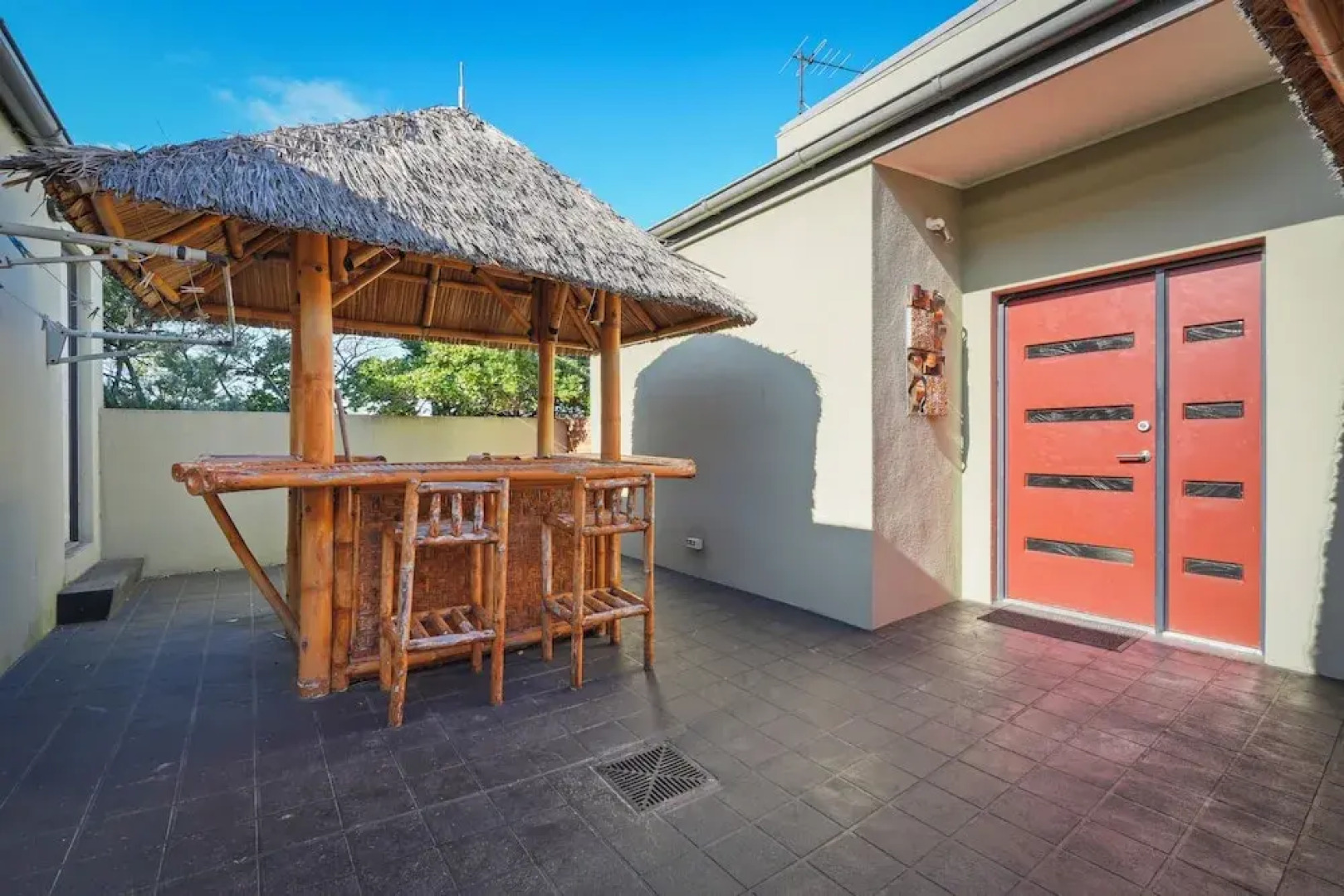 Waterfront Home - Gorgeous Views - 2 Bed