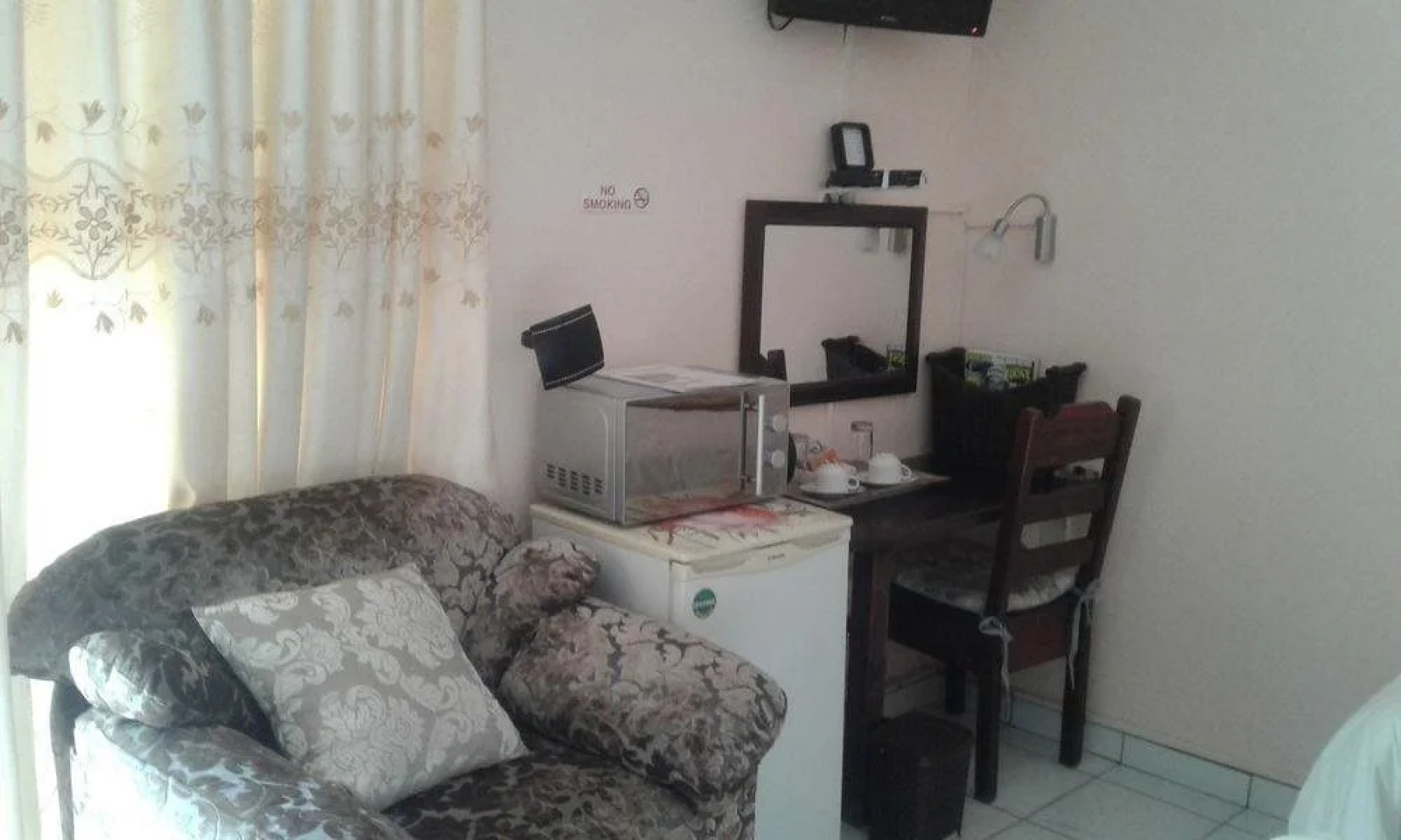 Umqhele Bed  Breakfast