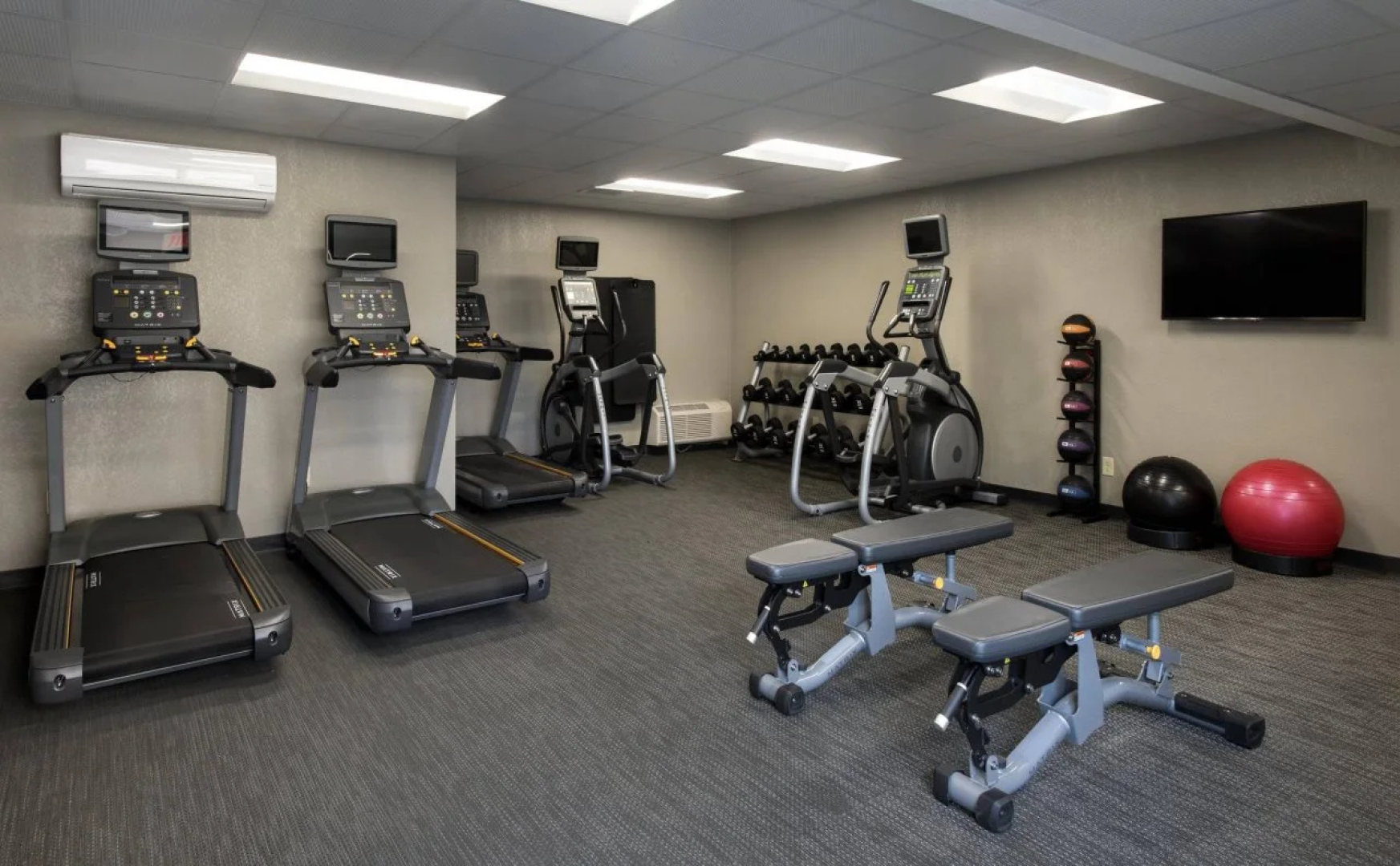 Courtyard Chicago Waukegan Gurnee