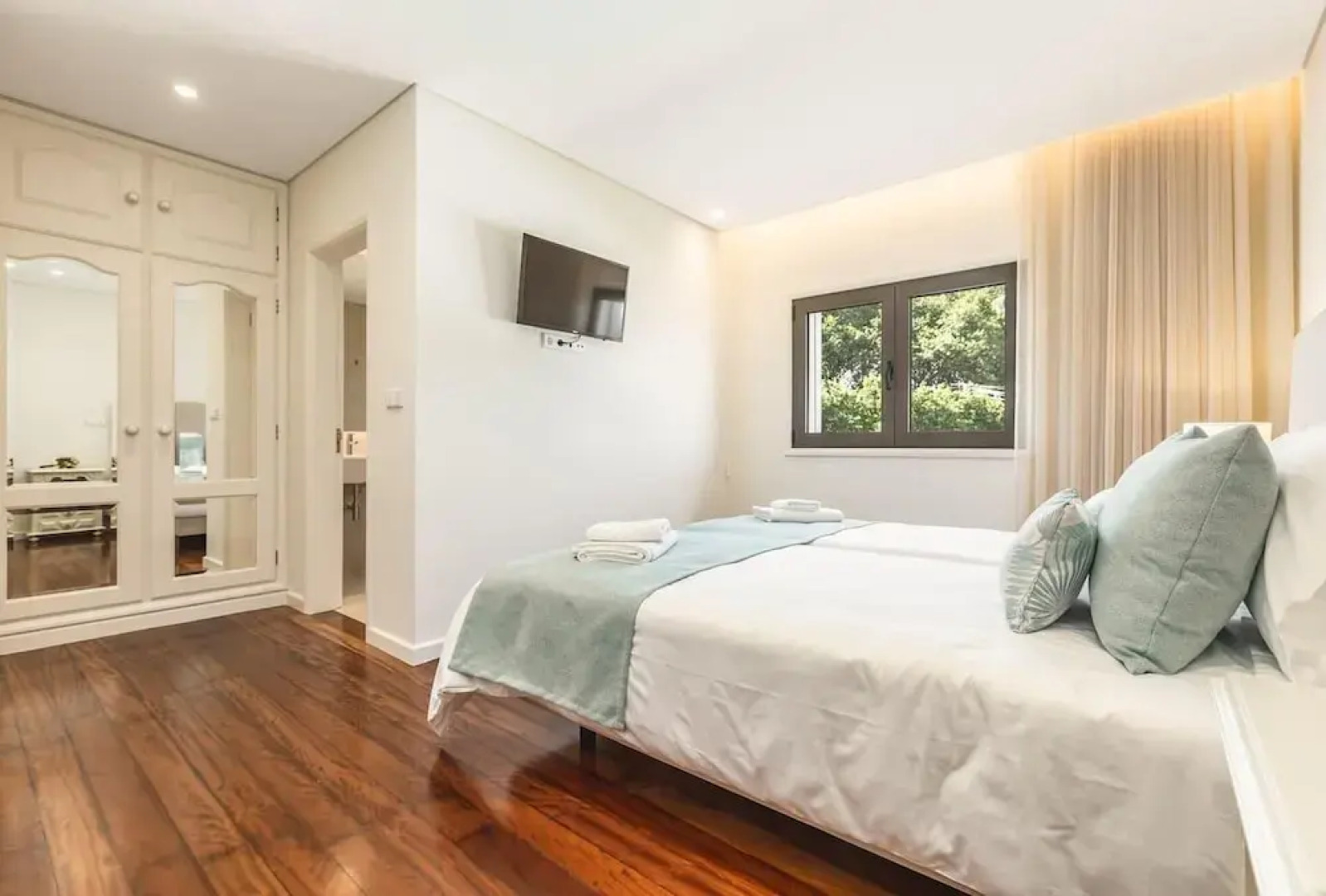 Stunning 6-bed House in Brito, Guimaraes