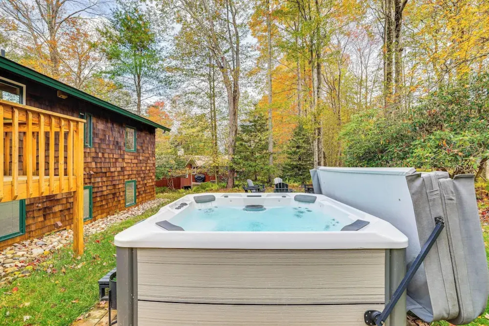 Private Hot Tub: Pocono Pines Cabin Getaway!