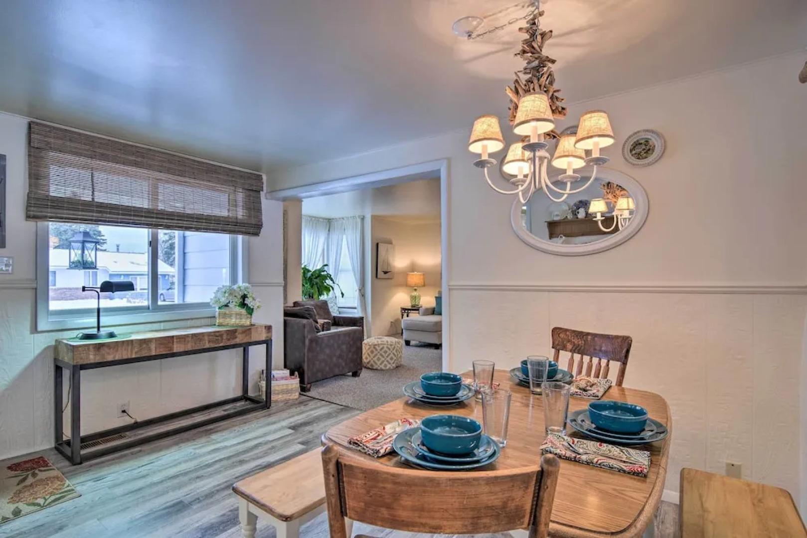 Hip Downtown Cottage - Walk to Beach, Pier, Dining