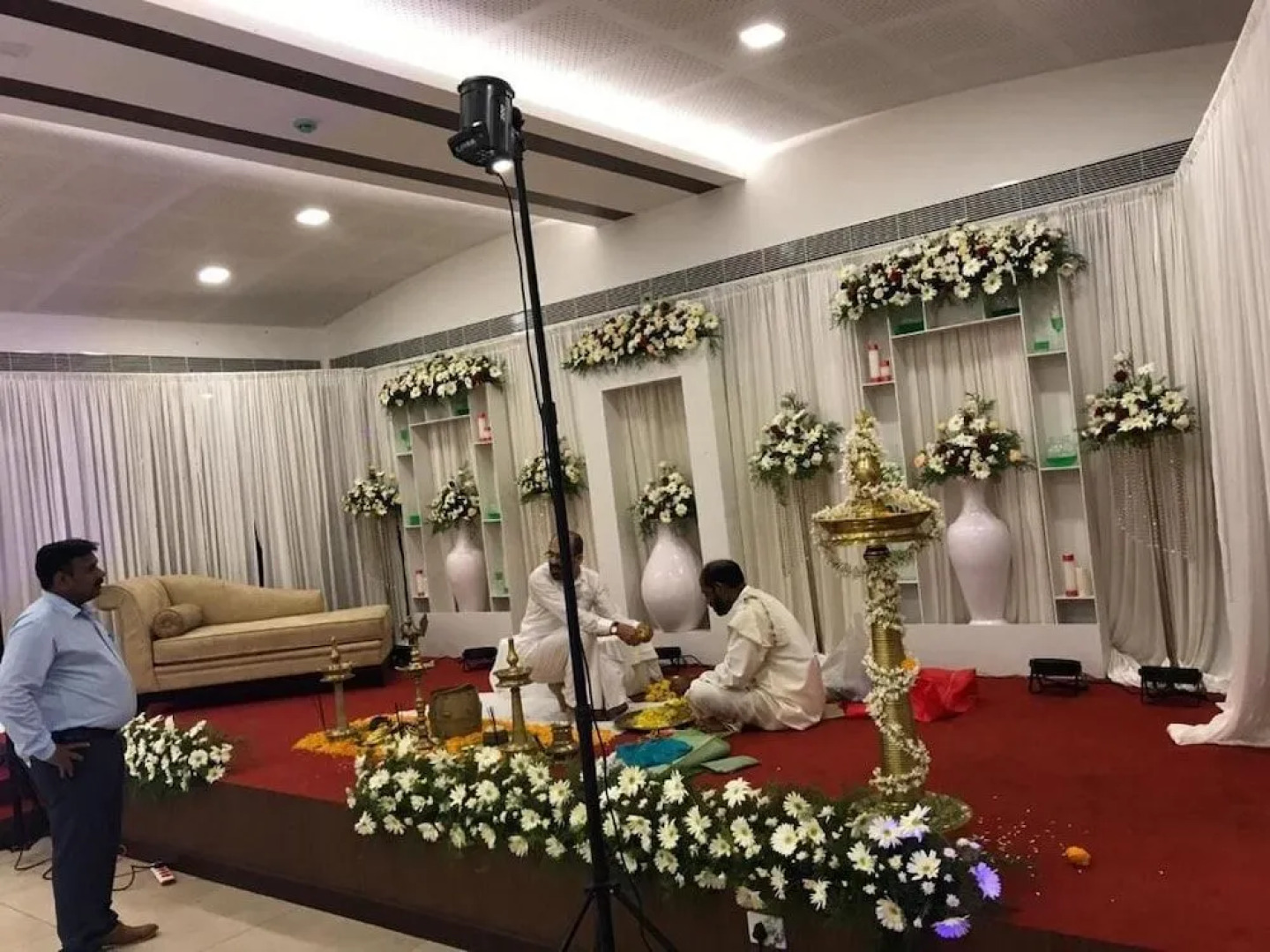 Navaratna Inn A Luxury Hotel