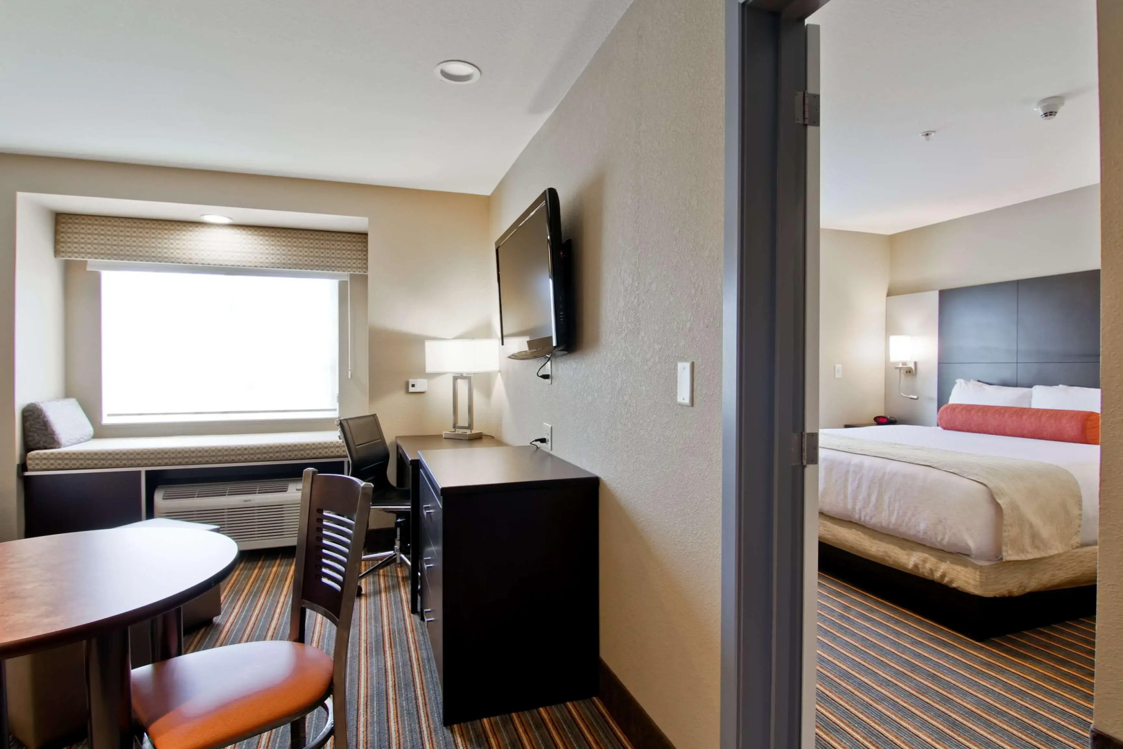 Best Western Plus Woodstock Inn & Suites