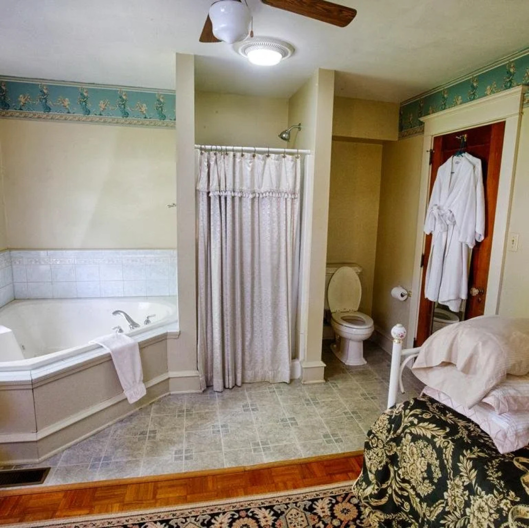 Candlelight Inn Bed & Breakfast