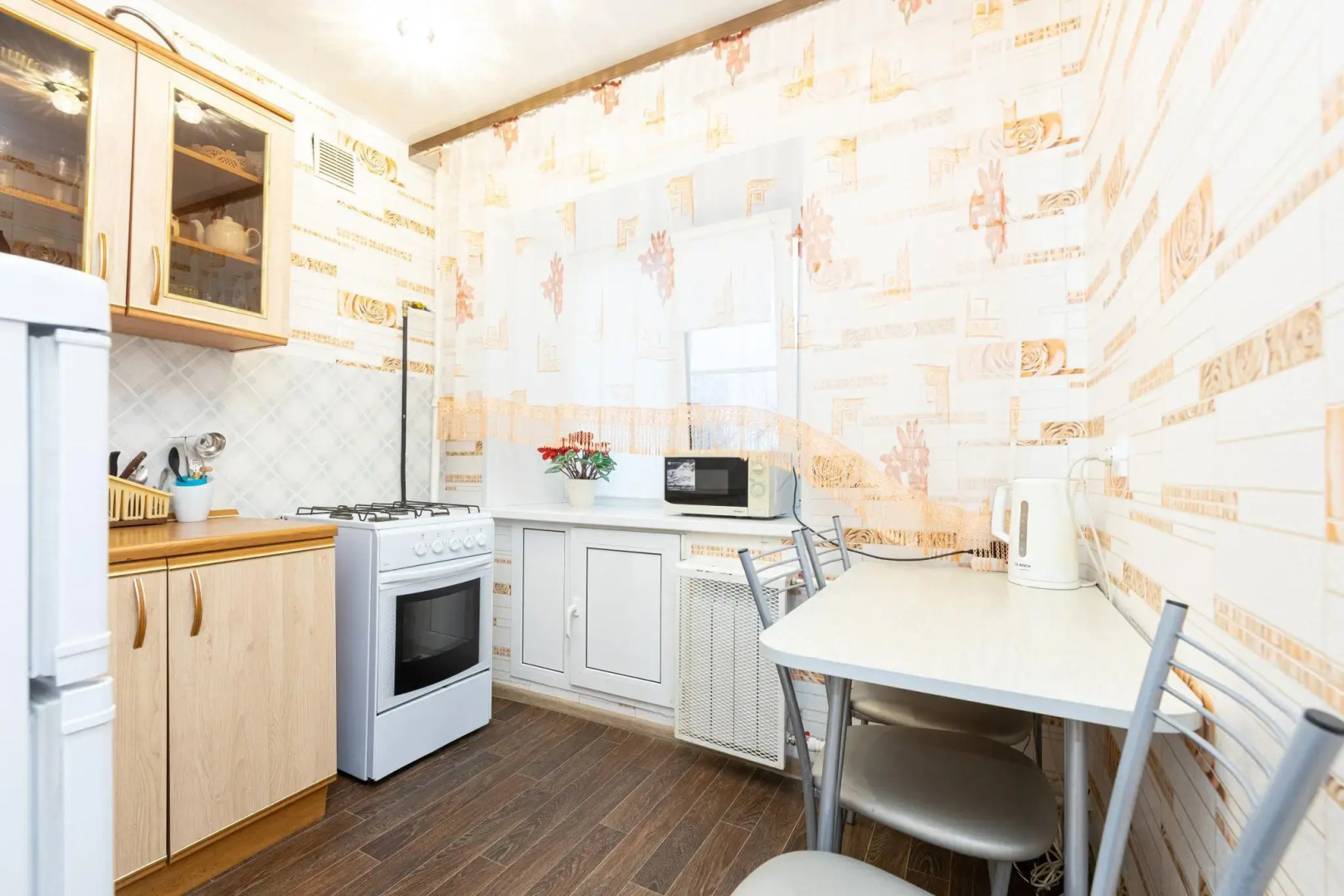 На Сутки на улице Октябрьская 44