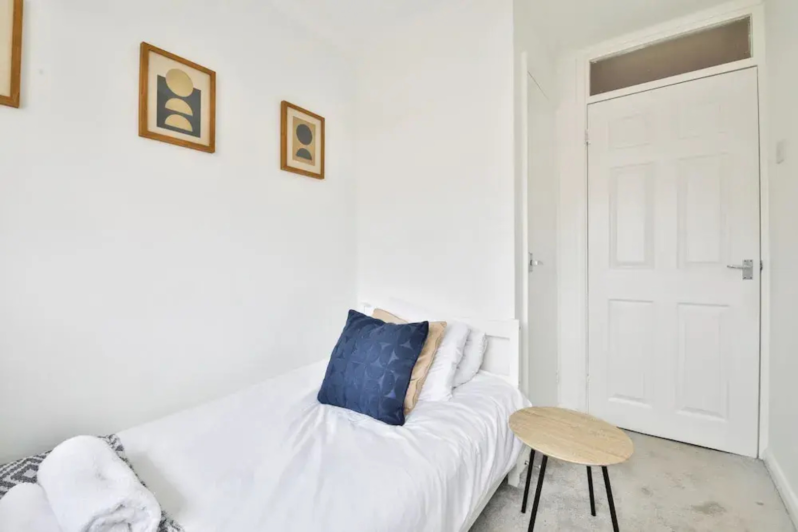 3 Bed House with Private Parking