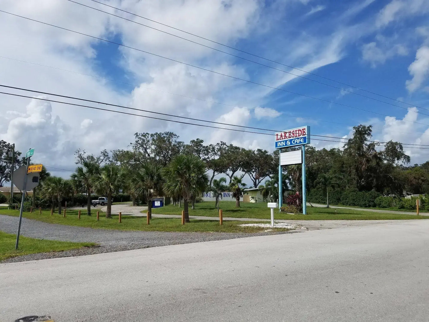 Lakeside Inn and Cafe