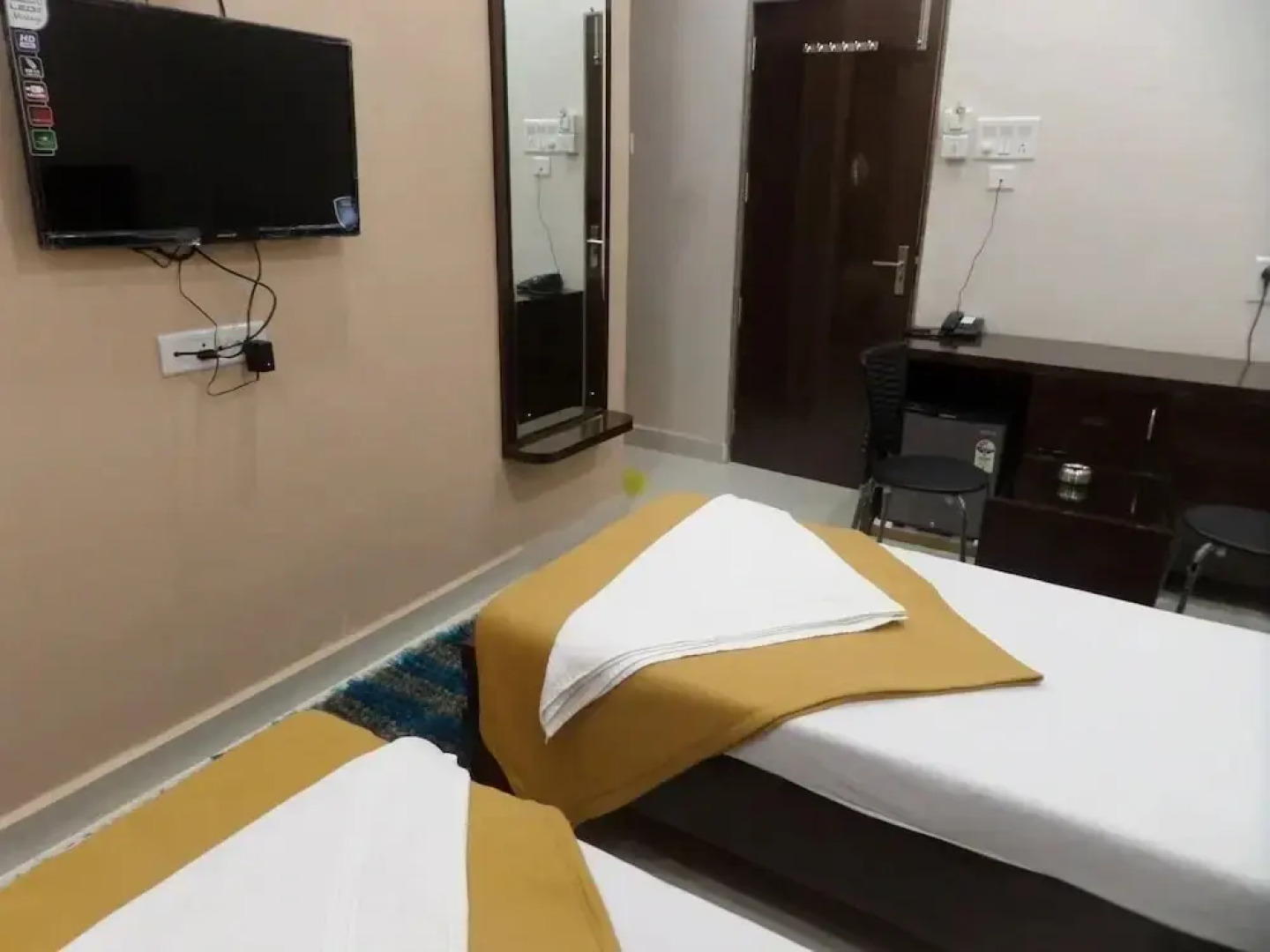 Hotel Gandharv Garden