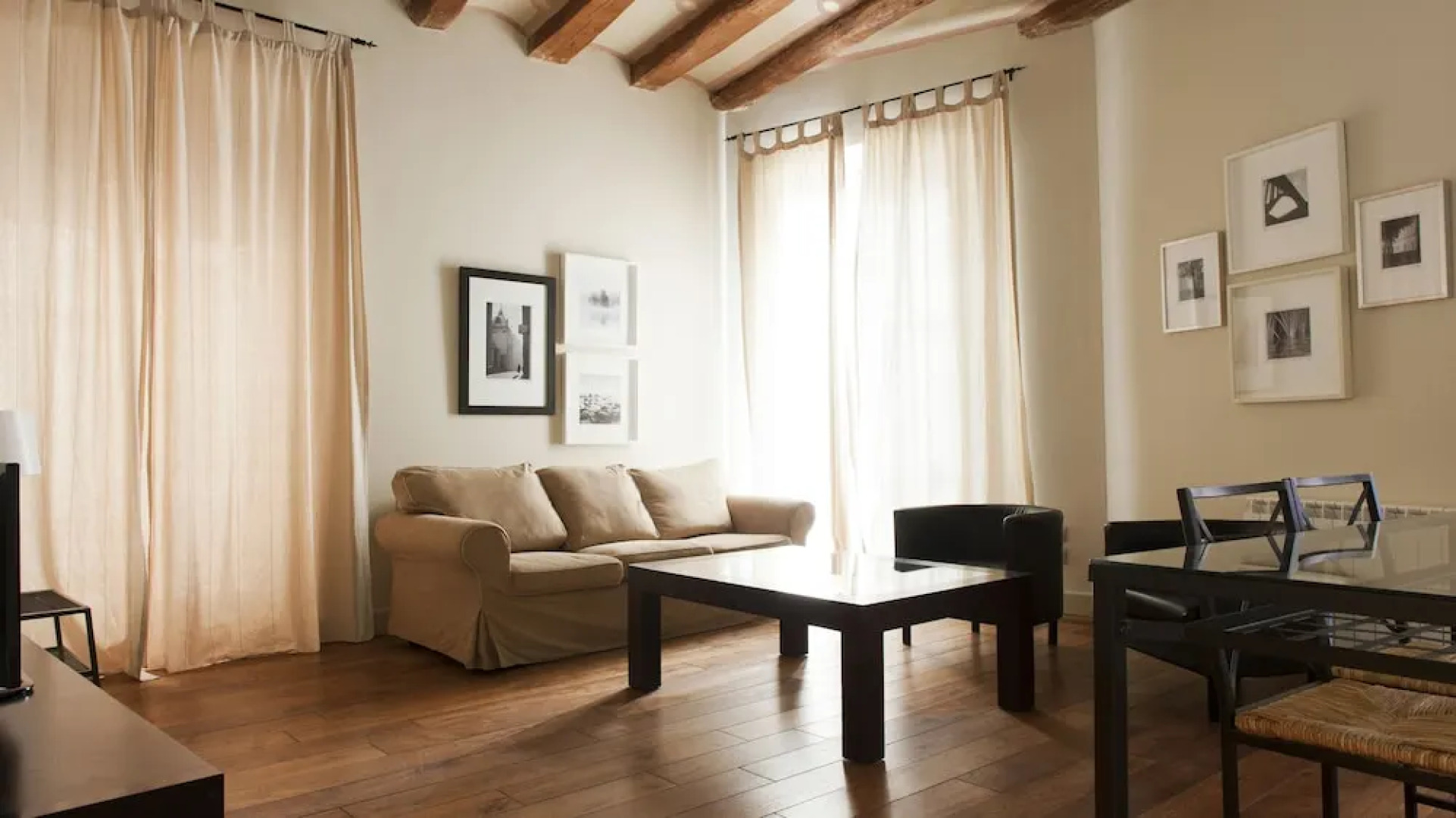 Apartamentos La Fonda