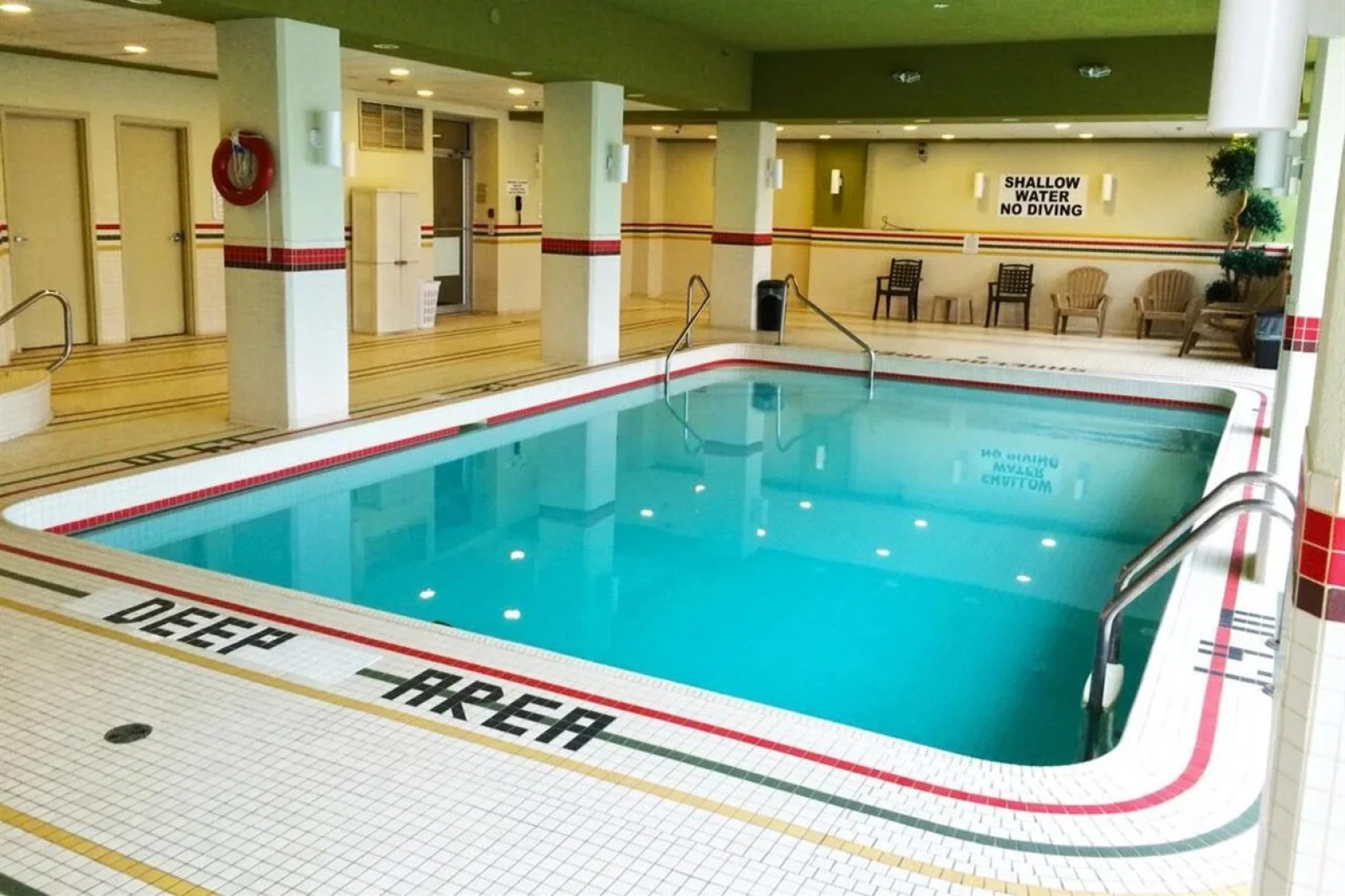 Oakes Hotel Overlooking the Falls