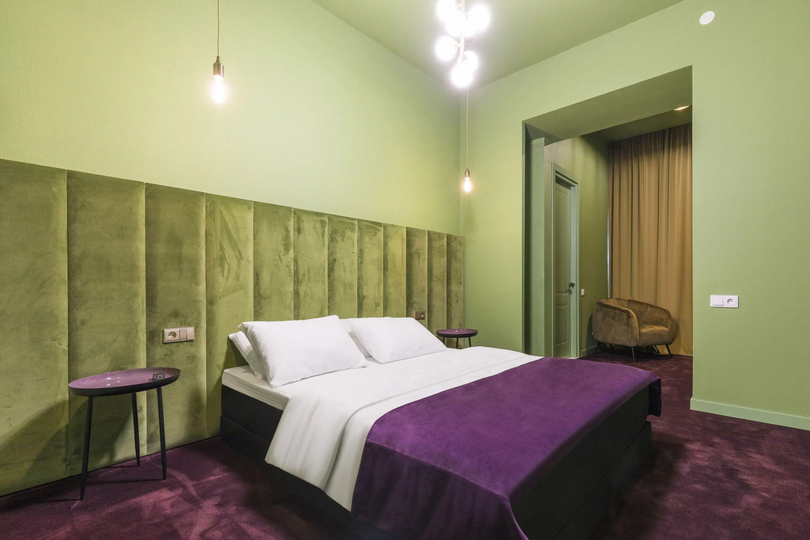 Отель HB Freeze Inn