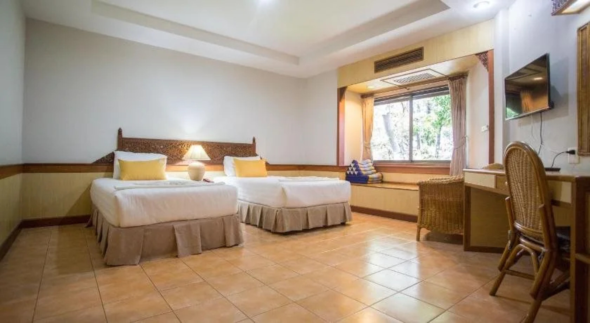 100 Islands Resort & Spa