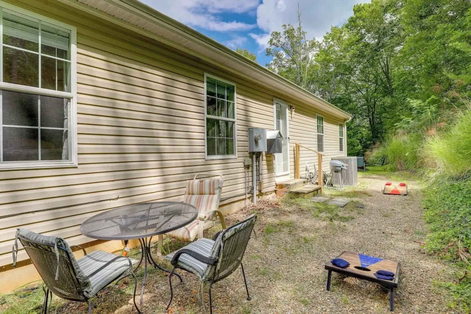 Black Mountain Retreat w/ Hot Tub + Mountain Views