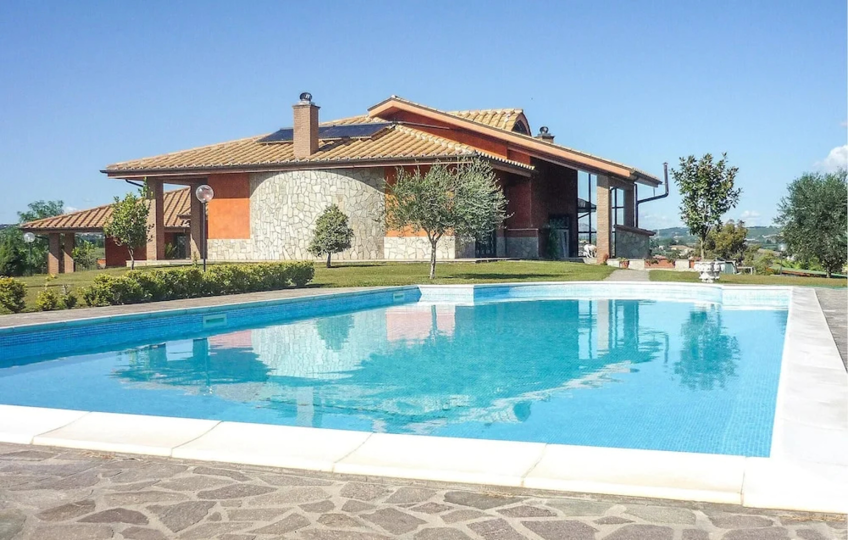 Nice Apartment in Castelnuovo di Porto With Outdoor Swimming Pool, Wifi and 2 Bedrooms