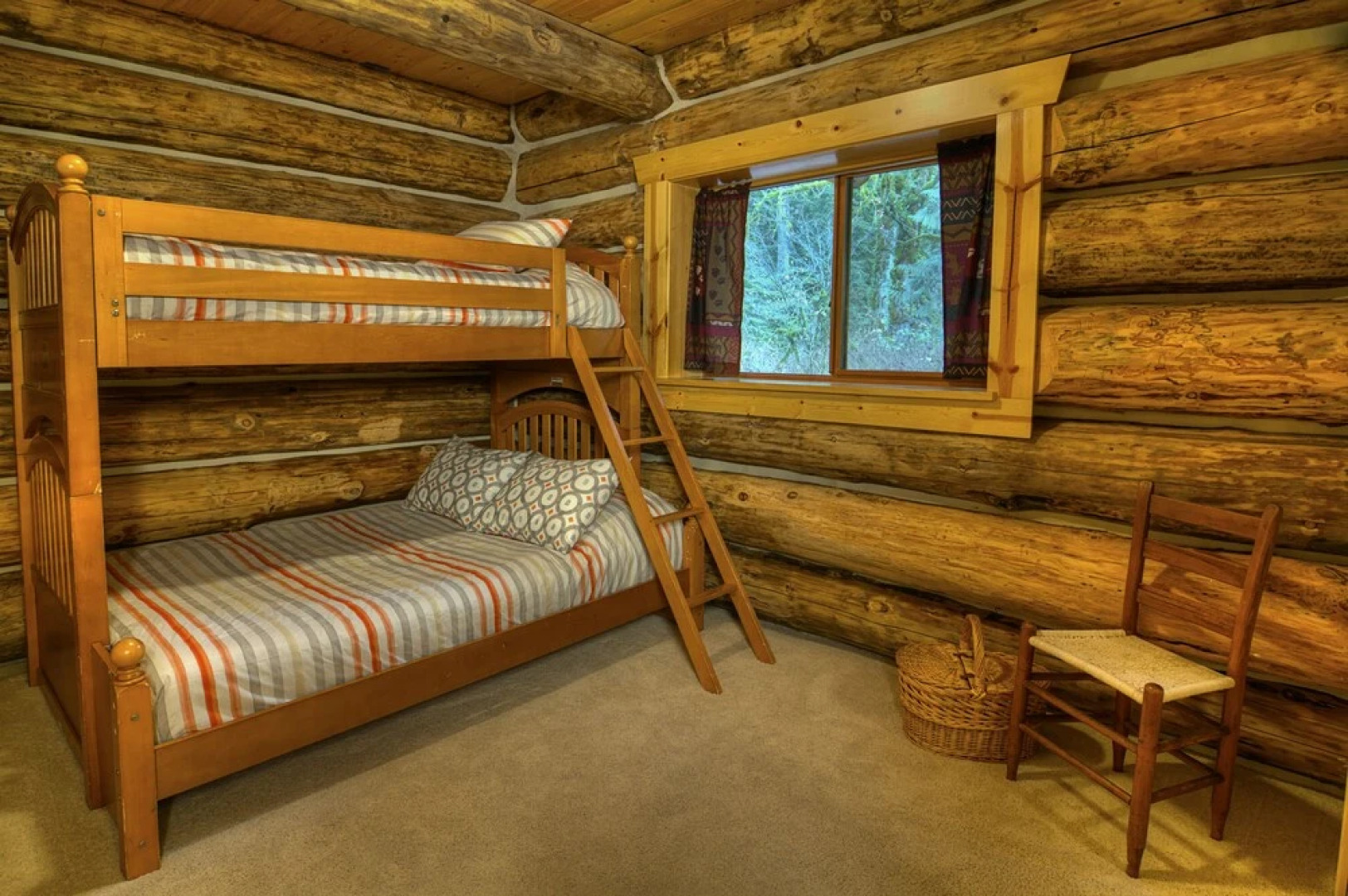 Tall Timbers Lodge - Two Bedroom Cabin with Hot Tub
