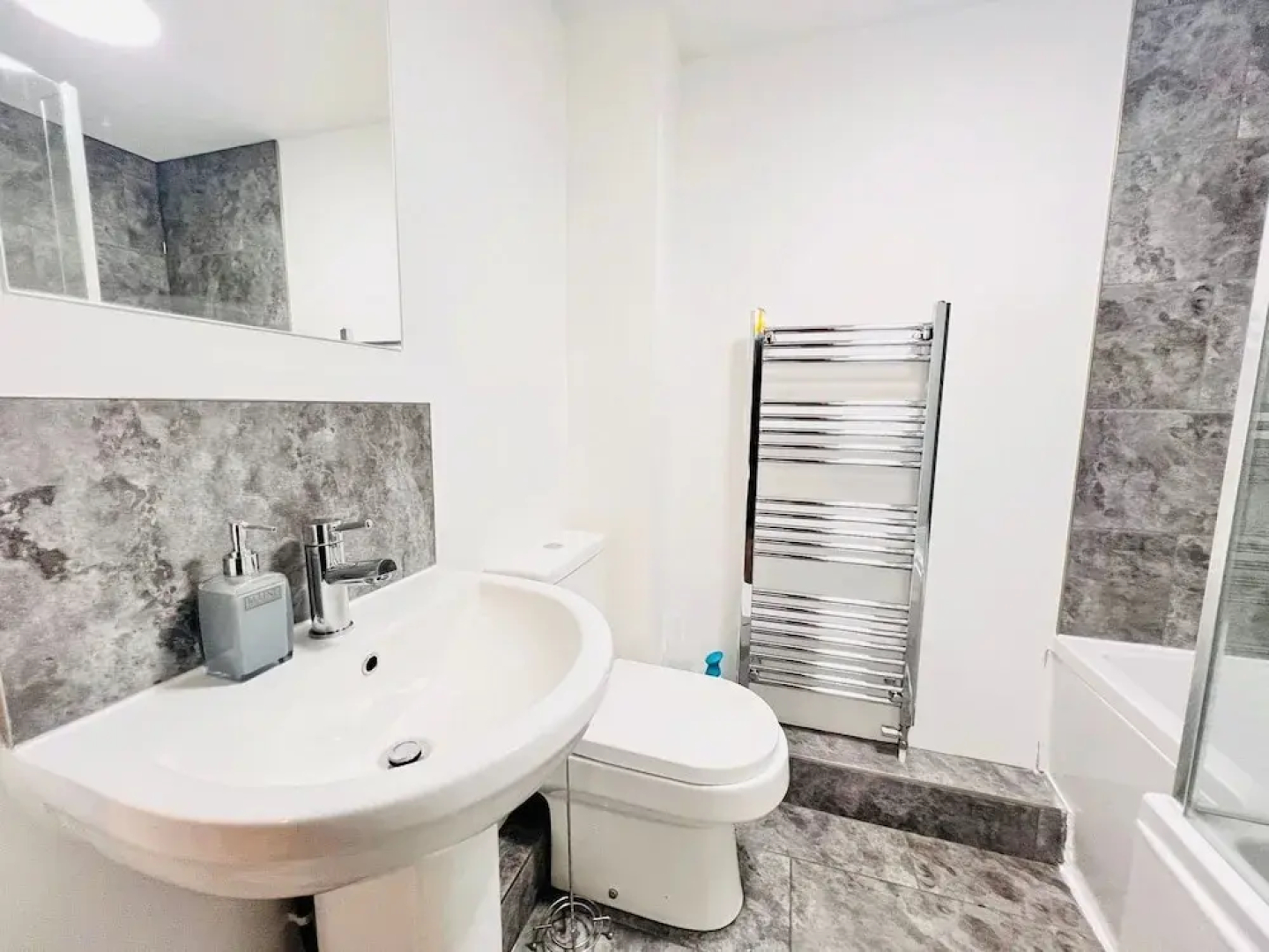 Tanzanite Apartment in Cambridge