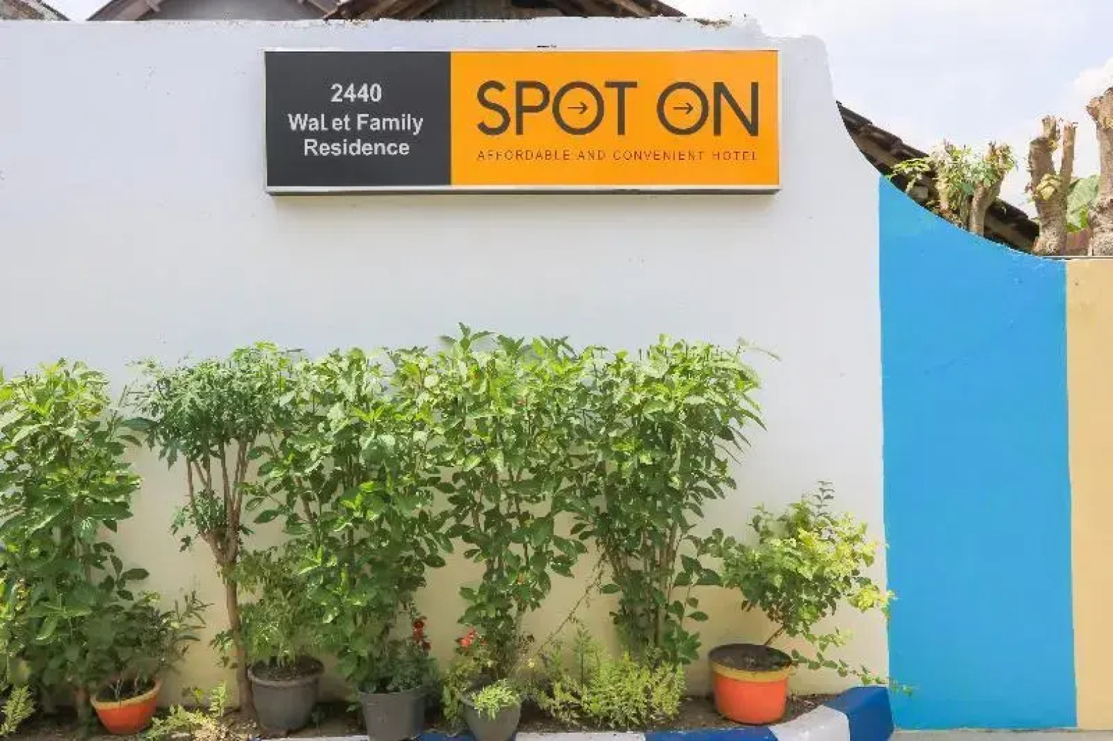 SPOT ON 2440 Wallet Family Residence