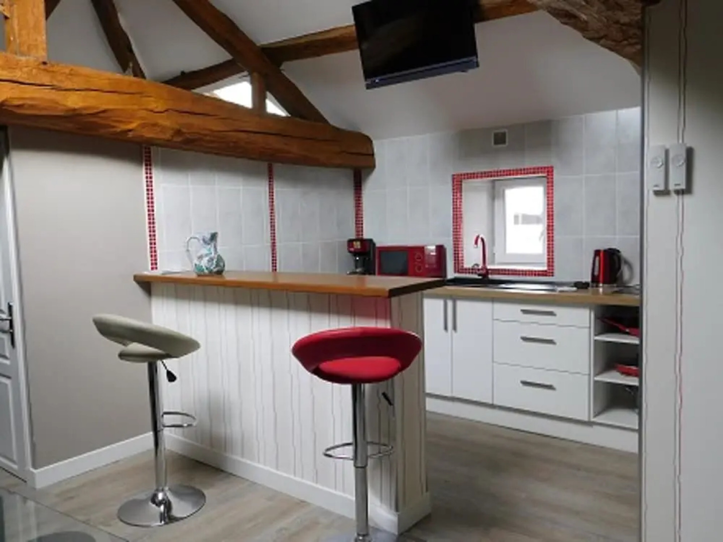 House With 5 Bedrooms in Mouterre-silly, With Pool Access, Enclosed Garden and Wifi - 200 km From the Beach