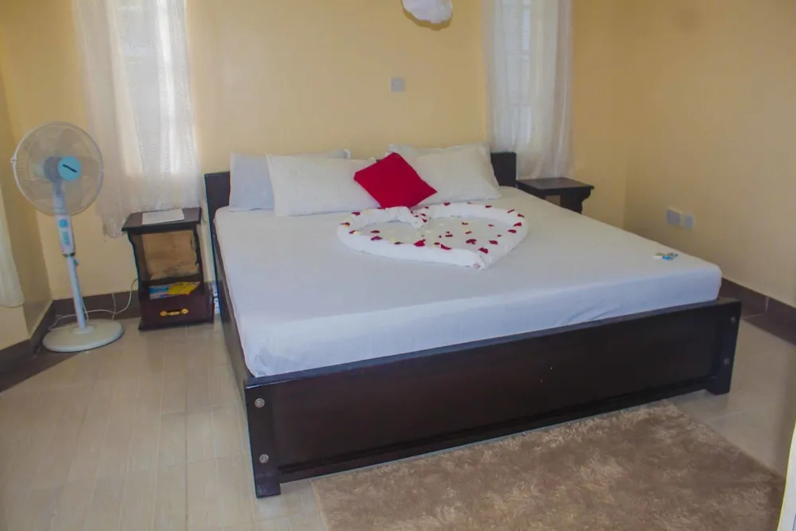 Elegant Comfy 3 Bedroom Apartment