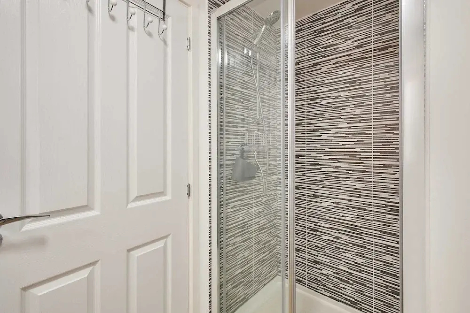 Host Stay Aronora Guest House